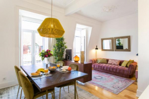 2 beautiful suites upscale flat embracing Tejo!